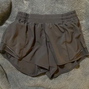 Lululemon hotty hot shorts size 8, 4 inch inseam